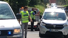 Policie vy�et�uje nehodu na Bene�ovsku, p�i ní� se srazil motorká� s osobním...