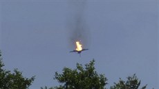 Hoící letoun Eurofighter padá k zemi. (24. ervna 2019)