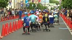 V Japonsku závodí v jízd na kanceláských keslech