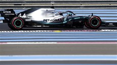 Lewis Hamilton z Mercedesu v kvalifikaci na Velkou cenu Francie formule 1.