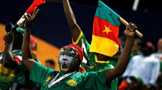 Kameruntí fanouci slaví.
