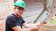 P�edseda p�edstavenstva dru�stva Granát Pavel Tvrzník u t�ídící linky