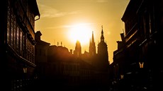 Svítání nad Praským hradem o horkém dni 26. ervna 2019