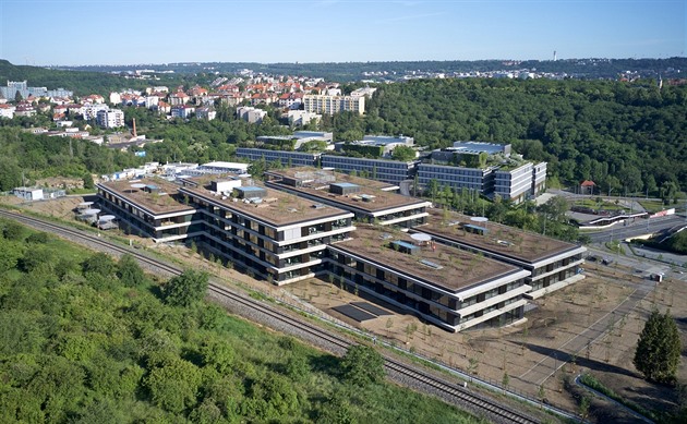 Nová budova ČSOB sází na ekologii a nenápadnost.