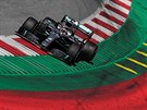 Lewis Hamilton z Mercedesu na trati Velké ceny Rakouska.   in action during...