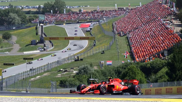 Charles Leclerc z Ferrari na trati Velk ceny Rakouska.