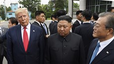 Prezident USA Donald Trump se krátce se�el se severokorejským v�dcem Kim...