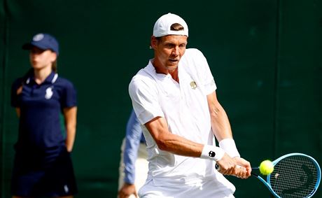 Tom Berdych v prvnm kole Wimbledonu.