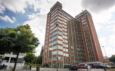 Vedení Zlínského kraje sídlí v tzv. Baov mrakodrapu, budov íslo 21 továrního areálu ve Zlín.