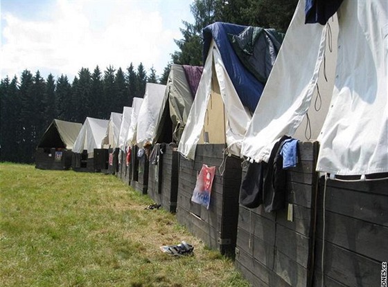 Stany budou muset po sto letech zmnit velikost, nebo skoní. Jeden z mnoha výmysl hygienik kritizují rodie i organizátoi tábor.