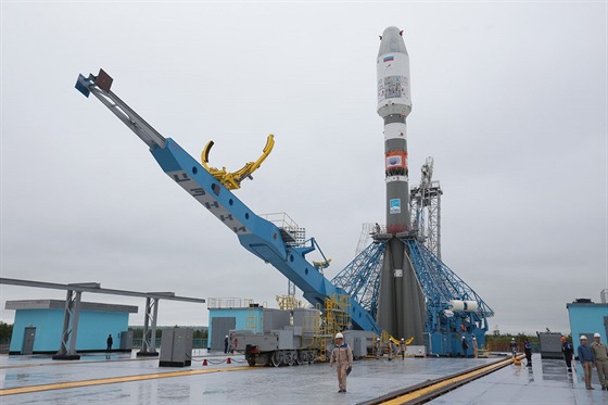 Píprava ruské nosné rakety typu Sojuz 2.1b na kosmodromu Vostonyj dne 2....