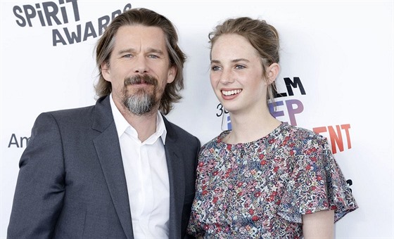 Herec Ethan Hawke a jeho dcera Maya