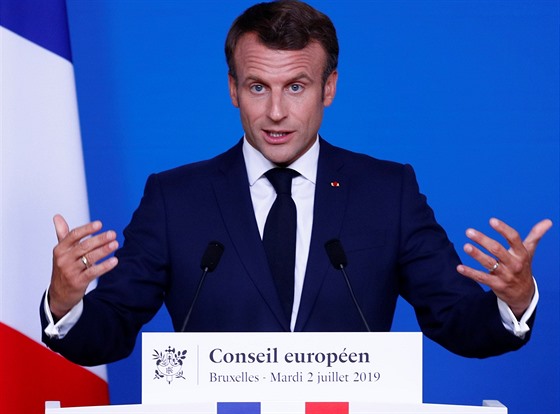 Francouzský prezident Emmanuel Macron prosazuje vtí roli francouztiny v EU. 