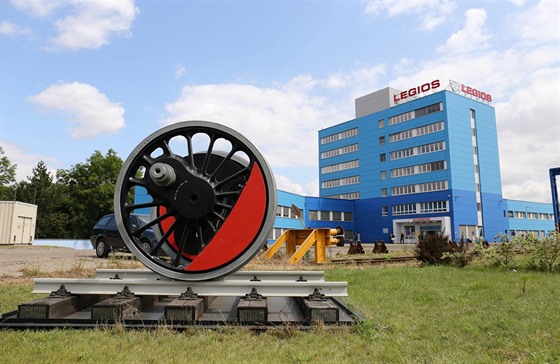 V areálu lounské společnosti Heavy machinery services dnes proběhla schůze o...