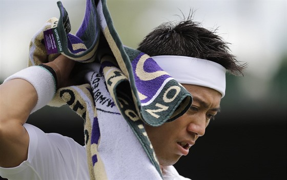 Kei Niikori v prvním kole Wimbledonu.