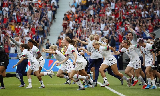 Americké fotbalistky slaví triumf ve finále mistrovství svta proti Nizozemsku.