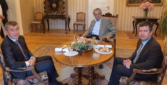 Prezident Milo Zeman (uprosted) se 4. ervence 2019 na zámku v Lánech setkal...