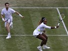 Andy Murray (vlevo) a Serena Williamsová se spolu ve Wimbledonu pedstavili ve...