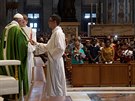Pape Frantiek slouil ve Vatikánu mi za migranty. (8. ervence 2019)