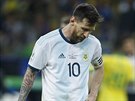 Zklamaný Lionel Messi po vyazení v semifinále turnaje Copa América. Argentina...