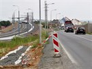 Práce na silniním pesmyku elezniní trati na Domalické ulici v Plzni...