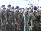 Slavnostní uvedení do funkce nového velitele vrtulníkové základny v |Námti...