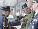 Slavnostní uvedení do funkce nového velitele vrtulníkové základny v Námti nad...
