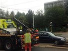 Nehoda tramvaje s osobn�m autem v Hostiva�i. (3. 7. 2019)
