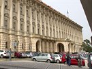 ernínský palác na Loretánském námstí v Praze, ve kterém sídlí ministerstvo...