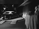 Lee Iacocca pedstavuje svtu Ford Mustang na Svtové výstav v New Yorku roku...