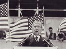 V roce 1982 Iacoccu prezident Reagan jmenoval do ela kampan na obnovu sochy...
