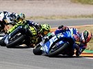 Karel Abraham, Valentino Rossi a Alex Rins (zleva) bhem kvalifikace na Velkou...