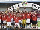Fotbalisté Slavie se radují z vítězství v Česko-slovenském Superpoháru.