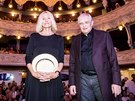 Olga Sommerová a Jiří Suchý promluvili v Karlovarském městkém divadle před...