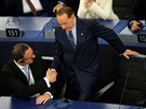 Silvio Berlusconi na první schzce nov zvoleného europarlamentu.
