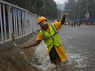 Záplavy zasáhly i Mumbaj v Indii (9. ervna 2019).