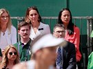 Vévodkyn Kate na Wimbledonu na zápase Harriet Dartové a Christiny McHaleové...