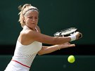 Bekhend Karolíny Muchové ve tvrtfinále Wimbledonu.