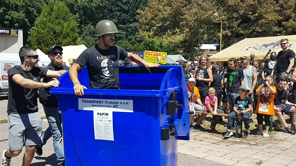 Peklo V Ustech I Krvave Sramy Na Zadku V Trutnove Zacal Obscene Extreme Idnes Cz