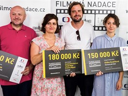 Nositelé cen Filmové nadace (zleva) Jií Miek, Zuzana Kirchnerová, Tomá...