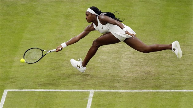 Americk tenistka Cori Gauffov bhem 2. kola Wimbledonu.