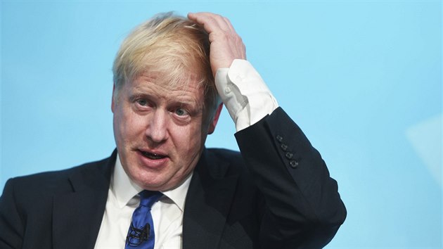 Bval ministr zahrani Boris Johnson se zastnil debaty v Cardiffu. (6. ervence 2019)