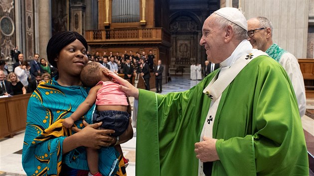 Papež František sloužil ve Vatikánu mši za migranty. (8. července 2019)
