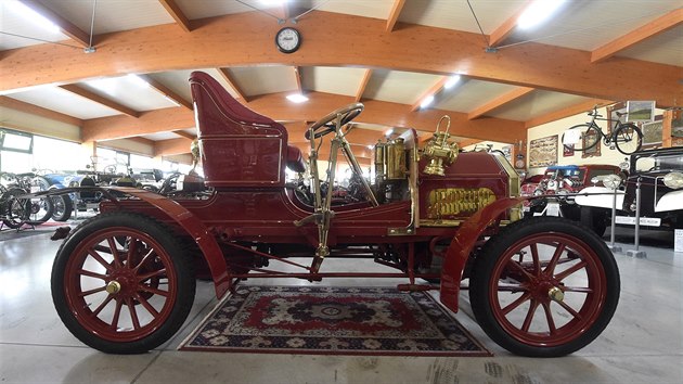 Kopivnick AutoMotoMuzeum Oldtimer vystavuje jedin dochovan exempl automobilu Windhoff z roku 1902.