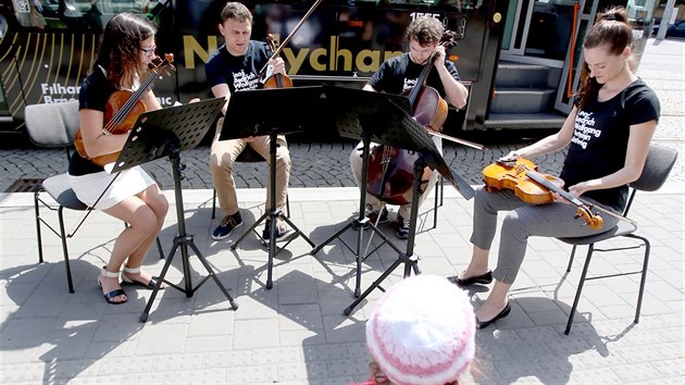 Do brnnskch ulic v pondl 8. ervence 2019 vyrazila tramvaj propagujc zdej filharmonii. Jej jzdu zpestilo vystoupen smycovho kvartetu.