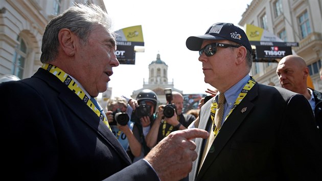 Eddy Merckx (vlevo) na startu Tour 2019.