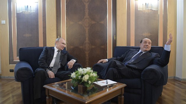 Schzka ruskho prezidenta Vladimira Putina s bvalm italskm premirem Silviem Berlusconim (4. ervence 2019)
