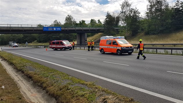 Zsah po nehod na dlnici D5, kter u Berouna vytvoila kolonu. (6. 7. 2019)