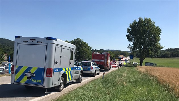 Nehodu osobnho auta a dvou motorek v Olbramovicch na Beneovsku nepeil jeden lovk.