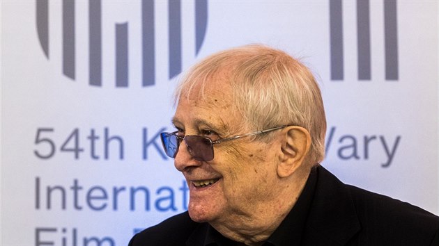 Jiří Suchý se na Mezinárodním filmovém festivalu Karlovy Vary zúčastnil uvedení dokumentu o jeho životě (4. července 2019).